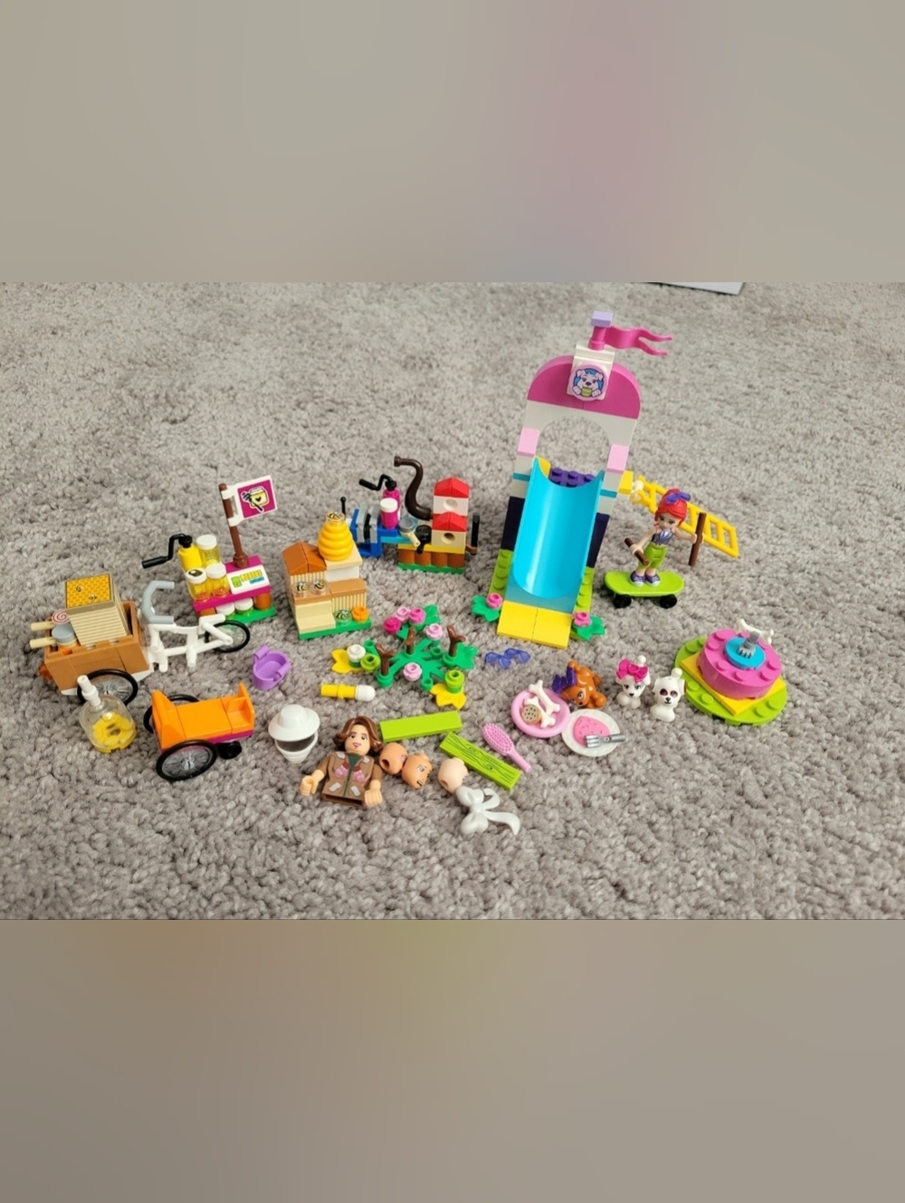 FRIENDS Blue and Pink Slide with Colorful Accessory Set, Honey Bee, Pet Playset